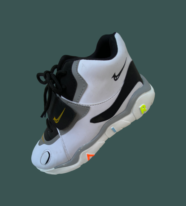 Arivo Classic Round Toe White Casual Shoes For Man